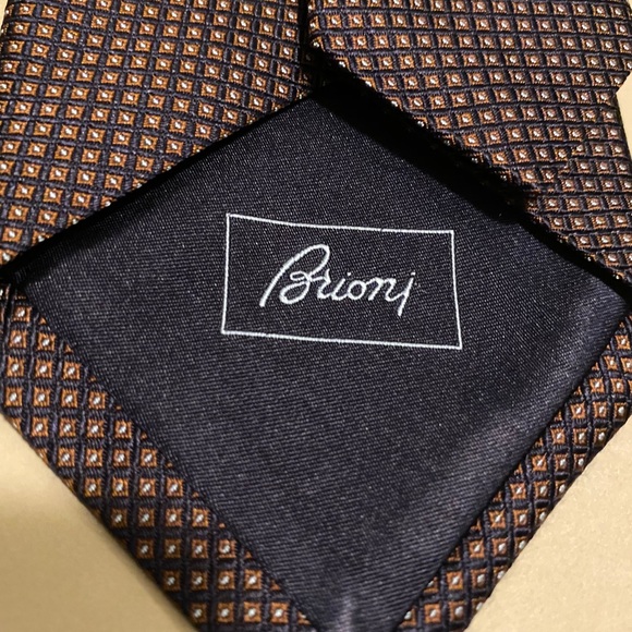 Brioni silk tie